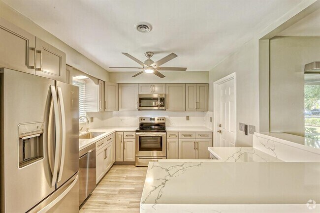 Building Photo - 400 S Luna Ct Unit 3 Rental