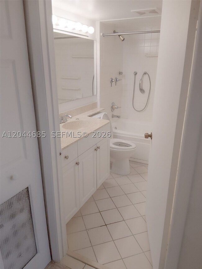 2621 Village 102 Vlg Unit 102
