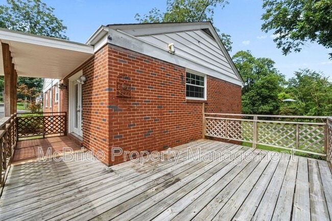 Photo - 105 Nut Grove Dr