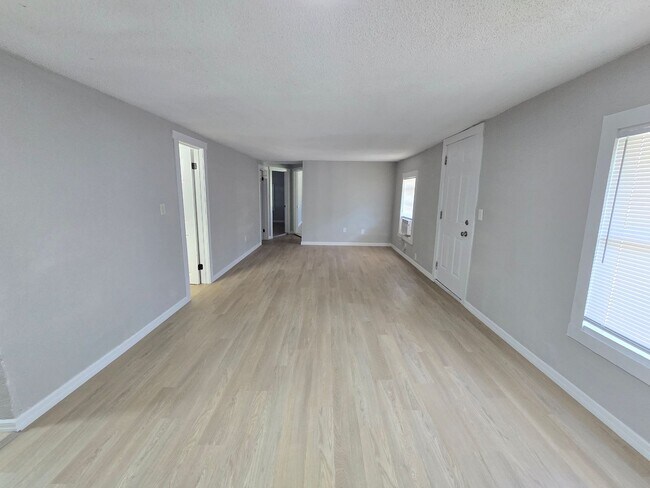 5427 16th St E Unidad A