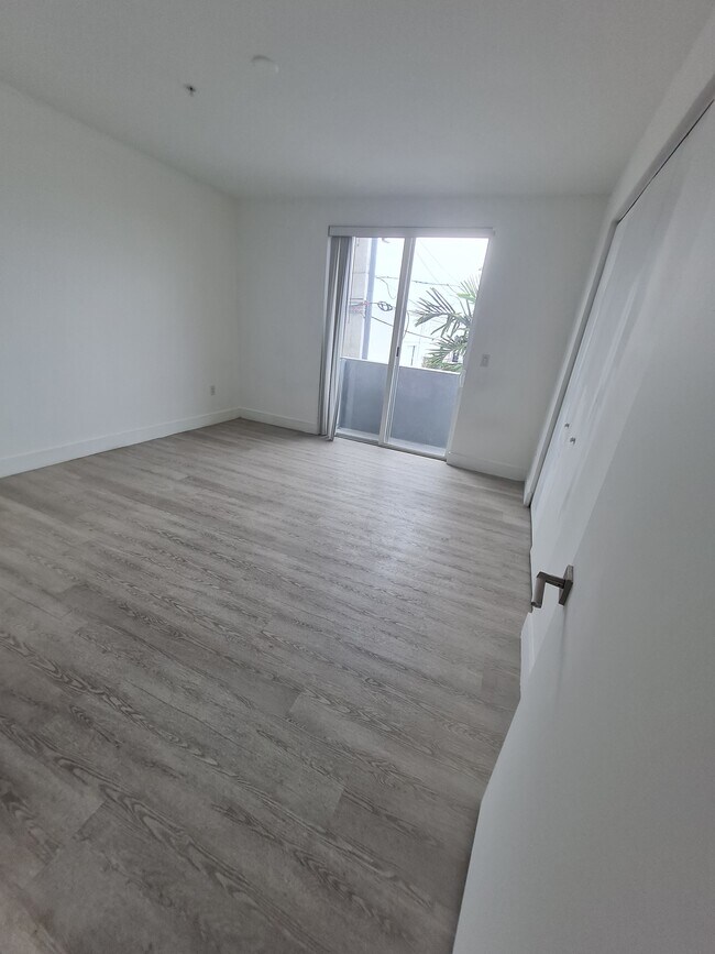 Photo - 410 NE 36th St