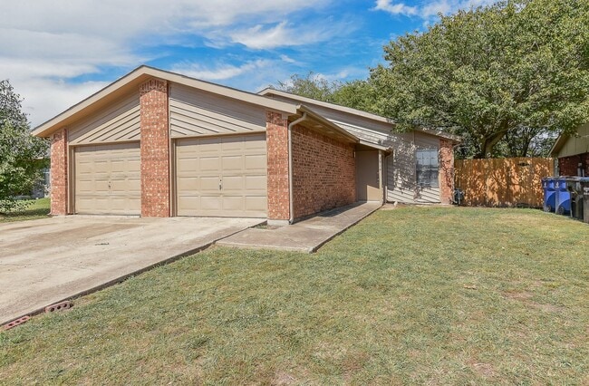 Building Photo - PEPERPORT.3914/3916 Unit 3914