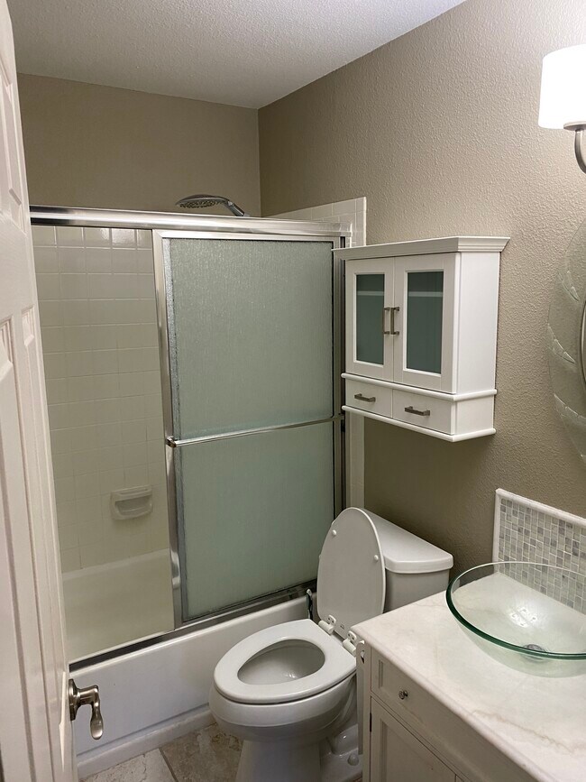 Baño - 11610 Vance Jackson Rd Unidad 628