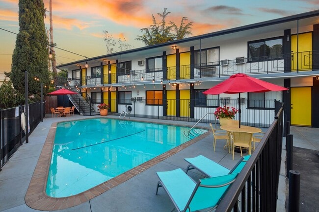 Photo - Newly renovated studio apartment with park... Unit G