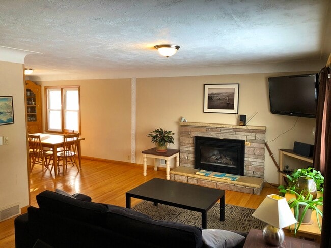 Building Photo - 6725 Eliot View Rd