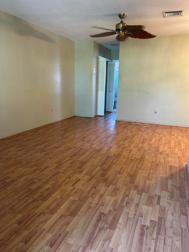 Photo - 3801 NE 22nd Terrace Unidad 5