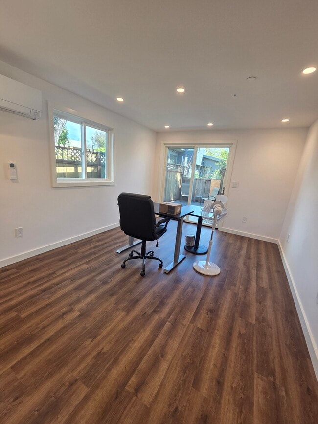 Photo - 2161 N Valley St