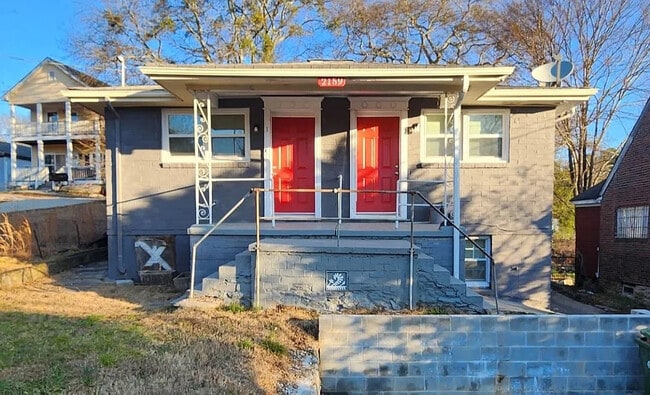 Building Photo - Room in Duplex on M.L.K. Jr Dr SW