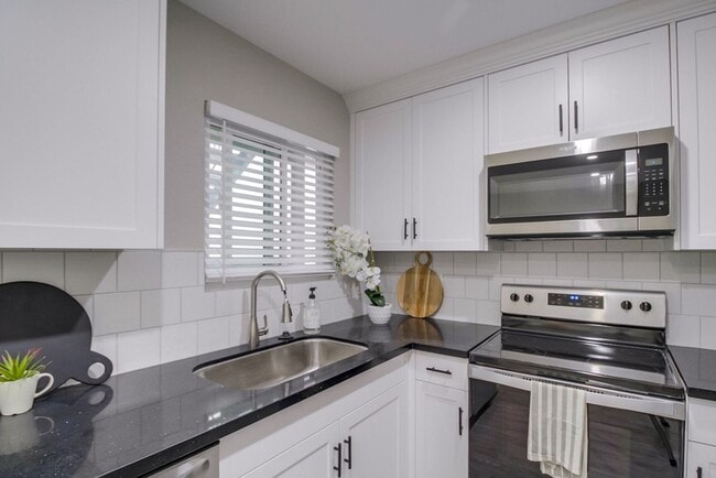 Photo - THE POINTE - JUST RENOVATED! Luxurious Com...