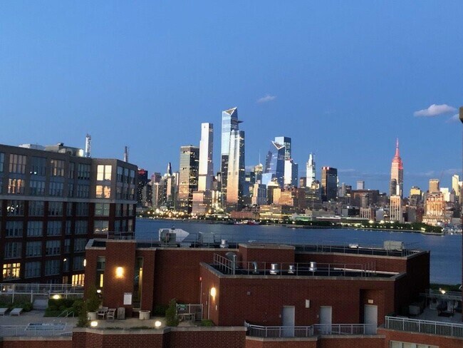 Photo - 1100 Maxwell Ln Unit 1006