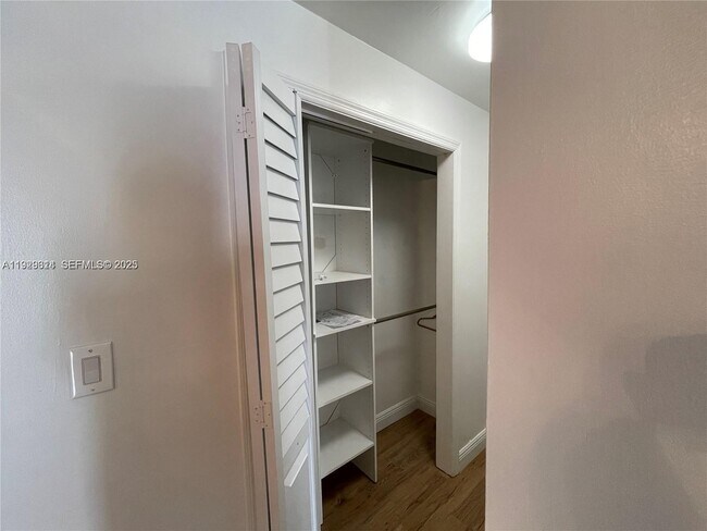 Photo - 1849 Taylor St