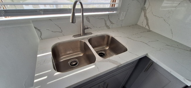 Building Photo - 11028 1/2 Strathmore Dr Rental