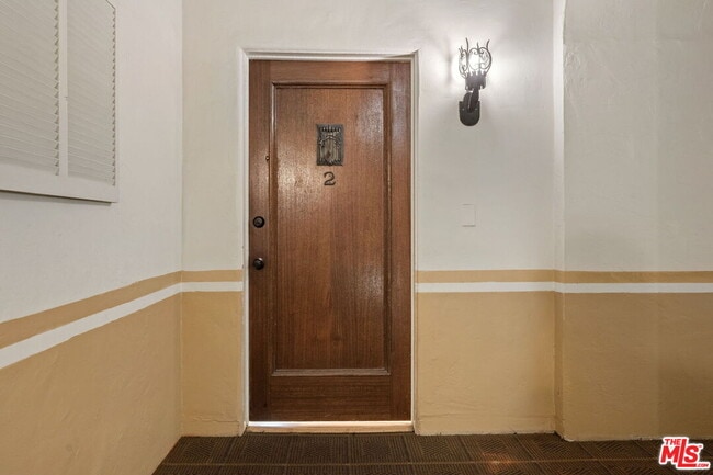Photo - 1345 Hayworth Ave Unidad 2