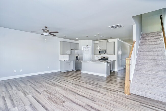 Photo - 207 Broad Banyan Ct