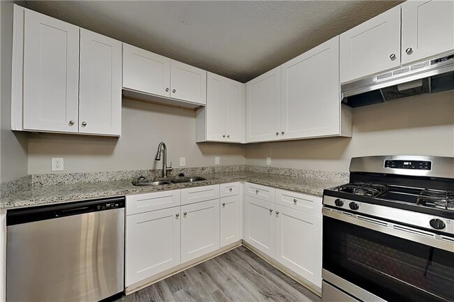 Photo - 748 Dillon Dr