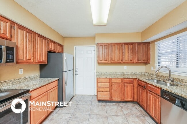 Photo - 1513 Colborne Dr