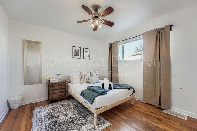 Photo - 2928 Milwaukee St