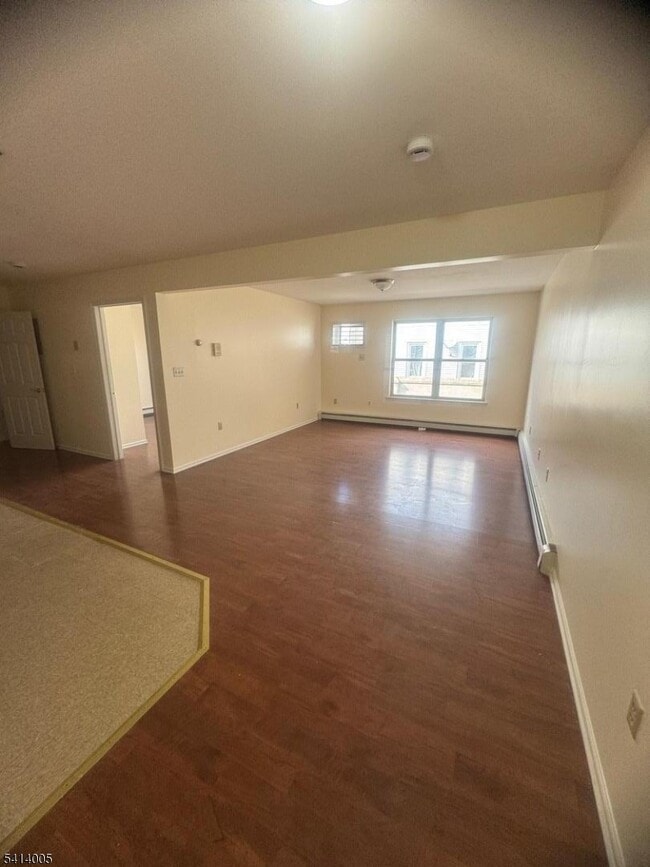 Building Photo - 620 1st Ave Unit 104