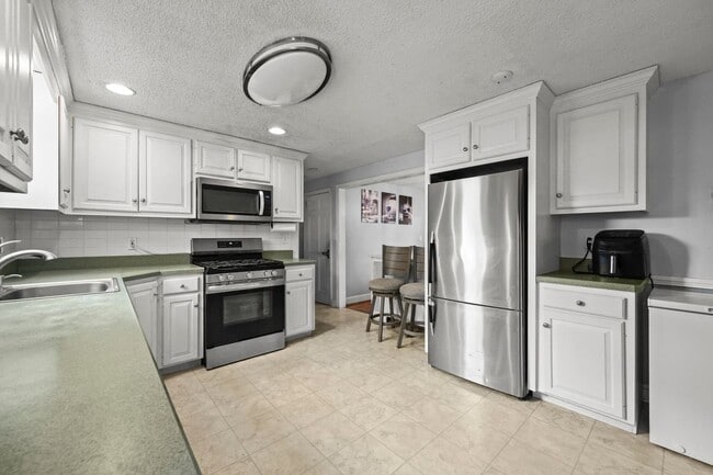 Photo - 133 Robbins Ave