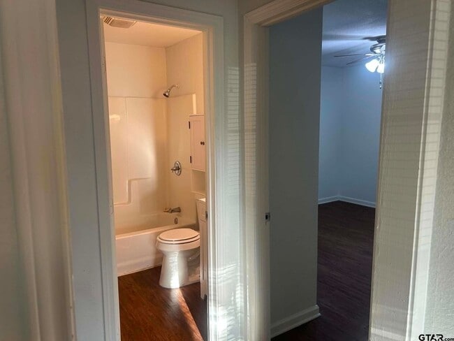 Photo - 1702 W Mims St