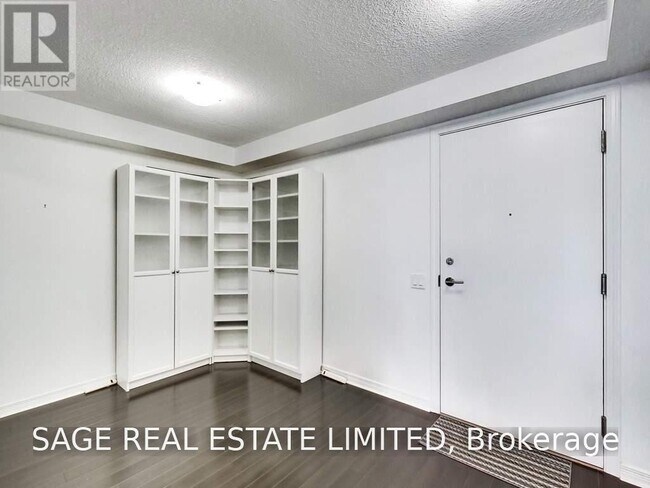 Photo - 60 Heintzman St Unit 636