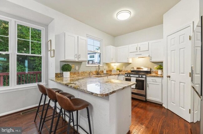 Photo - 3942 Hartlake St