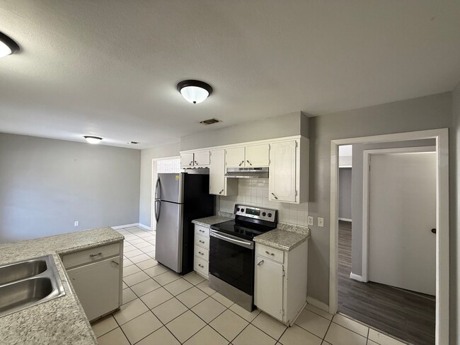 Photo - Completely Remodeled 3 bedroom 2 bath, 2 Car Garage AVAILABLE NOW!