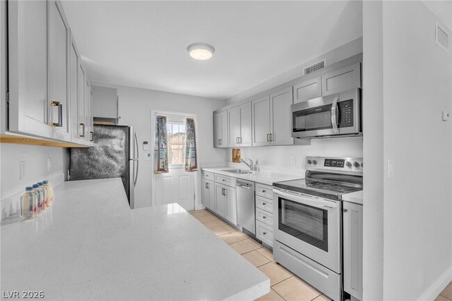 Photo - 235 Zinc St