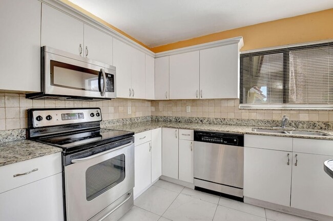Photo - 5715 Fairway Park Dr Unit 2010