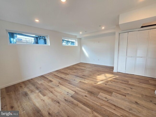 2401 Kensington Ave Unit 2