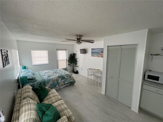 Photo - 1635 Omaha St