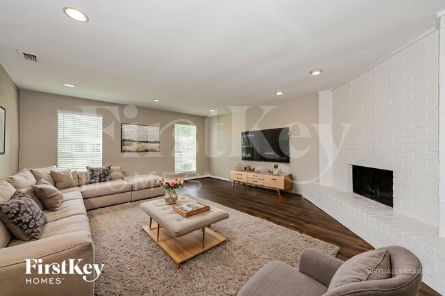 1217 Meadow Creek Dr