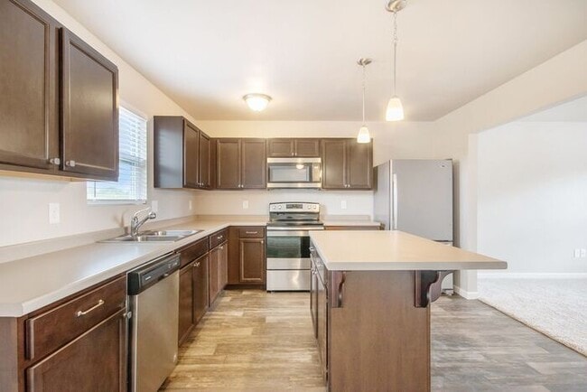 Photo - 59454 Glidden St