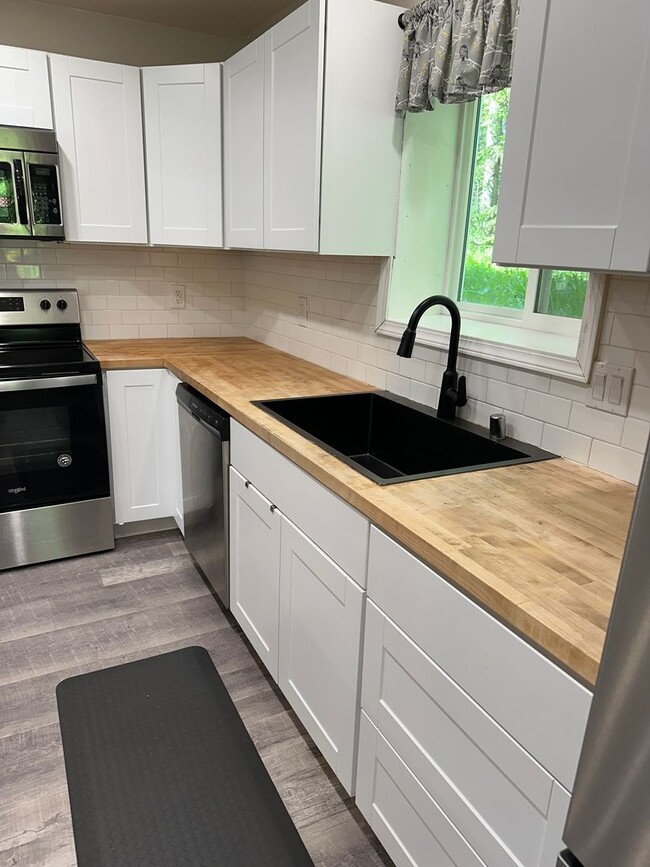 Photo - 14716 W Lake Ridge Dr Unit B