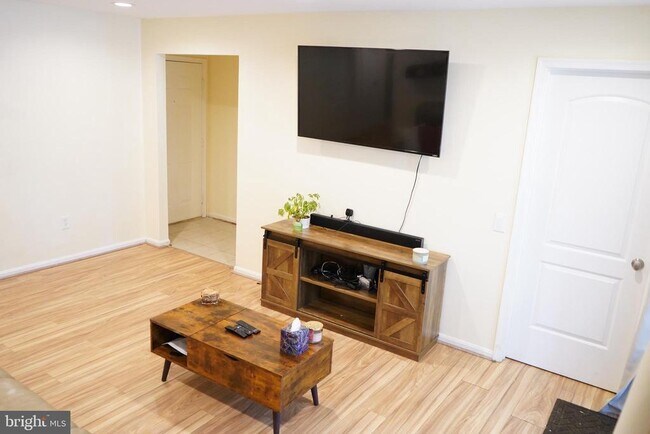 Photo - 20220 Shipley Terrace Unit 8- C- 10