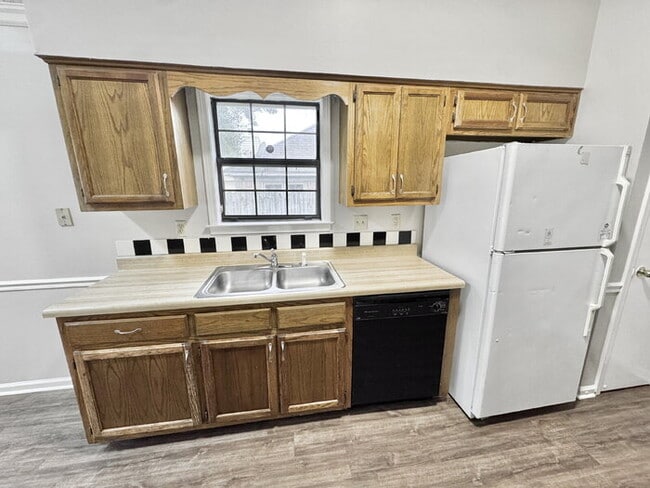 Photo - 7359 Peppermill Ln