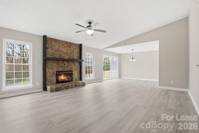 Photo - 232 Vista Grande Cir