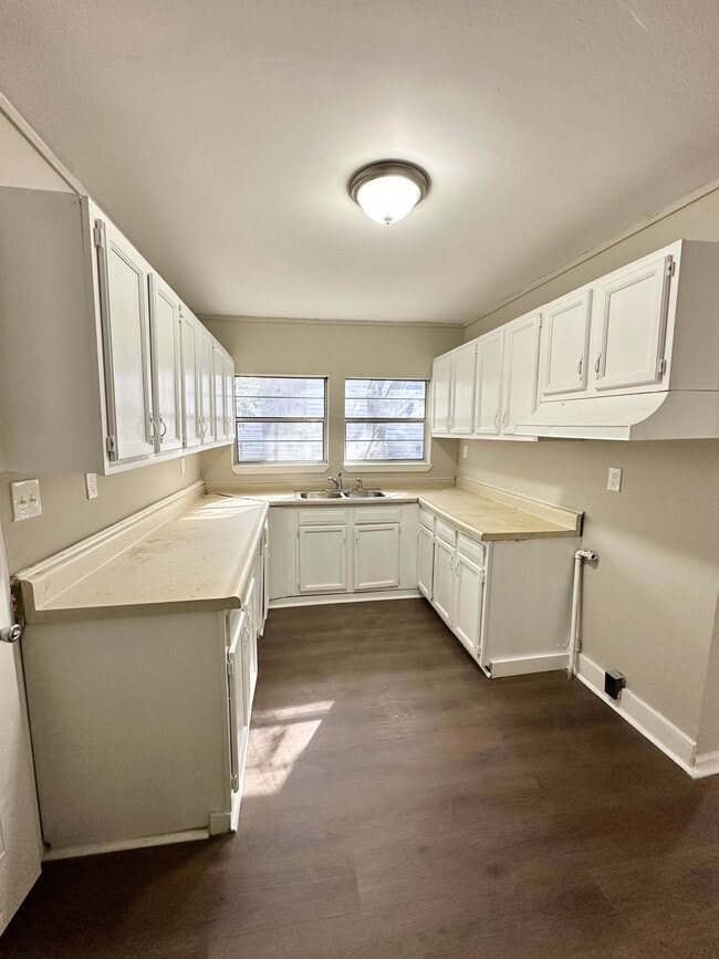 Photo - 941 47th Pl N