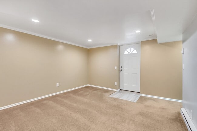 Photo - 2925 S White Cir