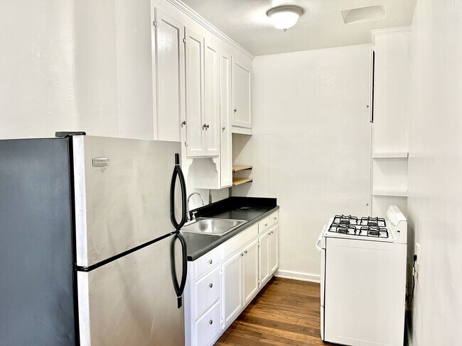 The Roxy Apartments