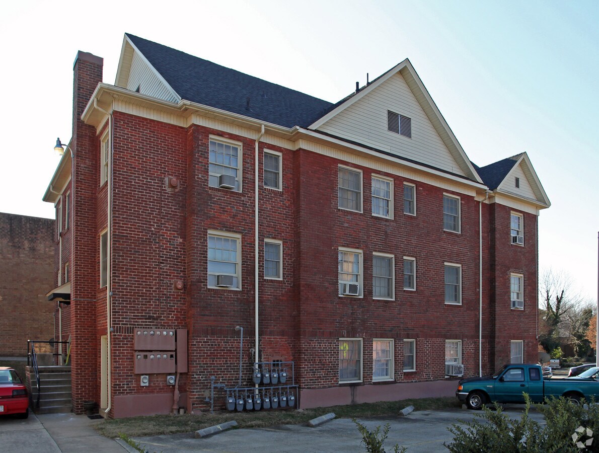 Photo - Colonial Apartments
