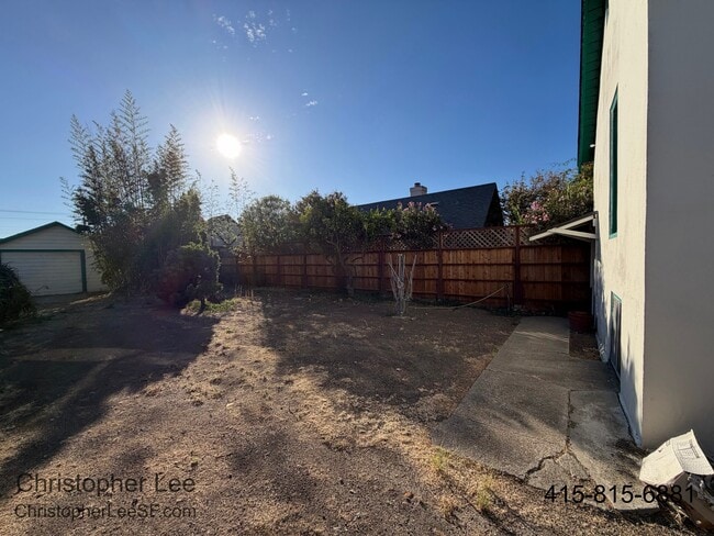 327 N Delaware St