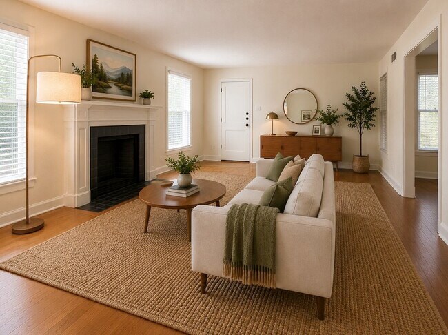 Photo - 2102 Milford St