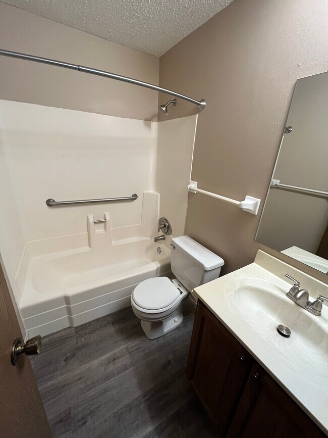 Oakridge Apartments