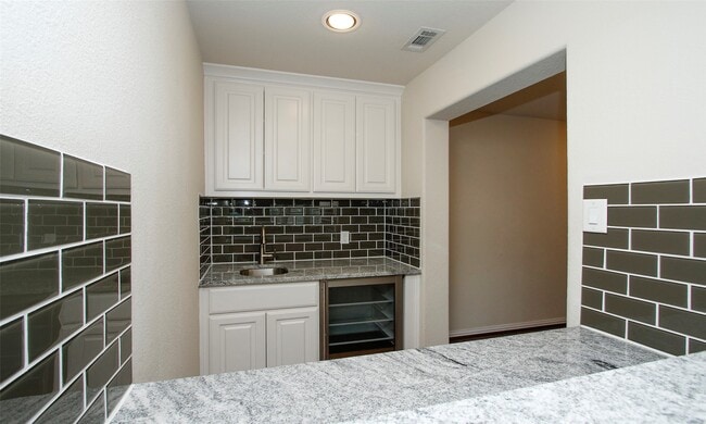 Building Photo - 39 Paloma Bend Pl