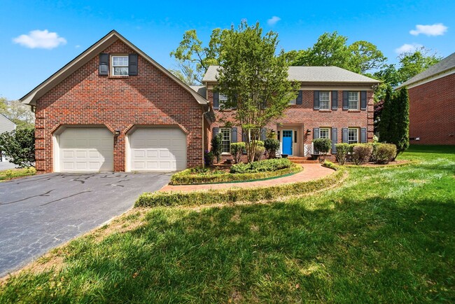 Building Photo - Beautifully Crafted 4BR Home with Sunroom, Office & Prime Location Near Downtown Hickory!