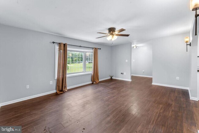 5285 Stowe Ln