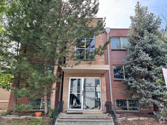 Building Photo - 1 S Pennsylvania St Unit 102 Rental