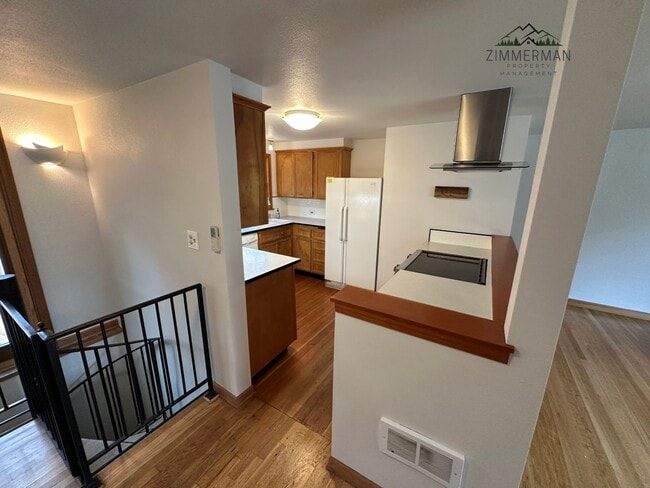 Photo - 487 W 19th Ave