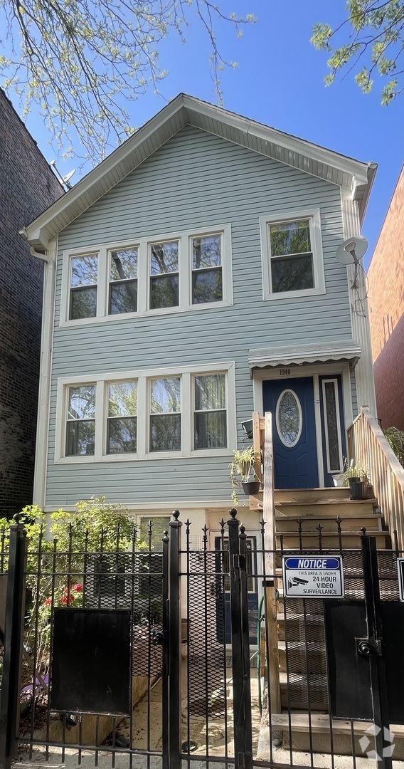 Building Photo - 1940 W Ohio St Unit 2R Rental